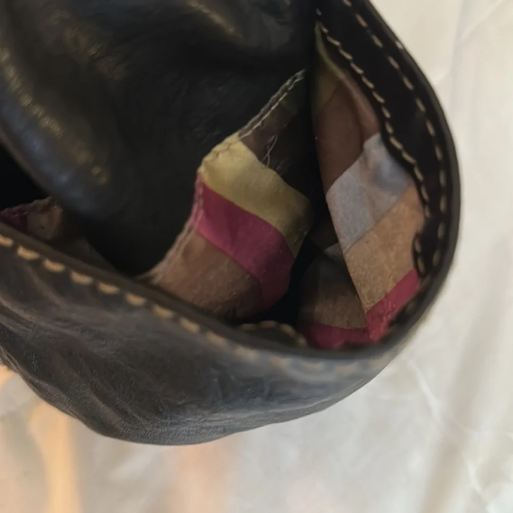 Tignanello black leather hobo bag with charms very nice destitute soft stylish - Picture 9 of 17